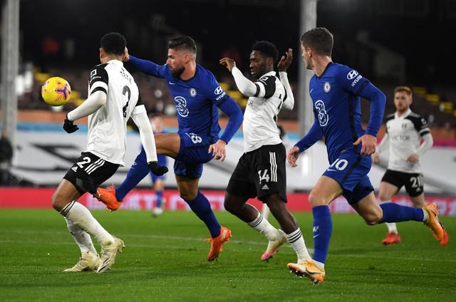 热搜第一！#泰勒斯威夫特官宣订婚 ，男方是知名橄榄球球星