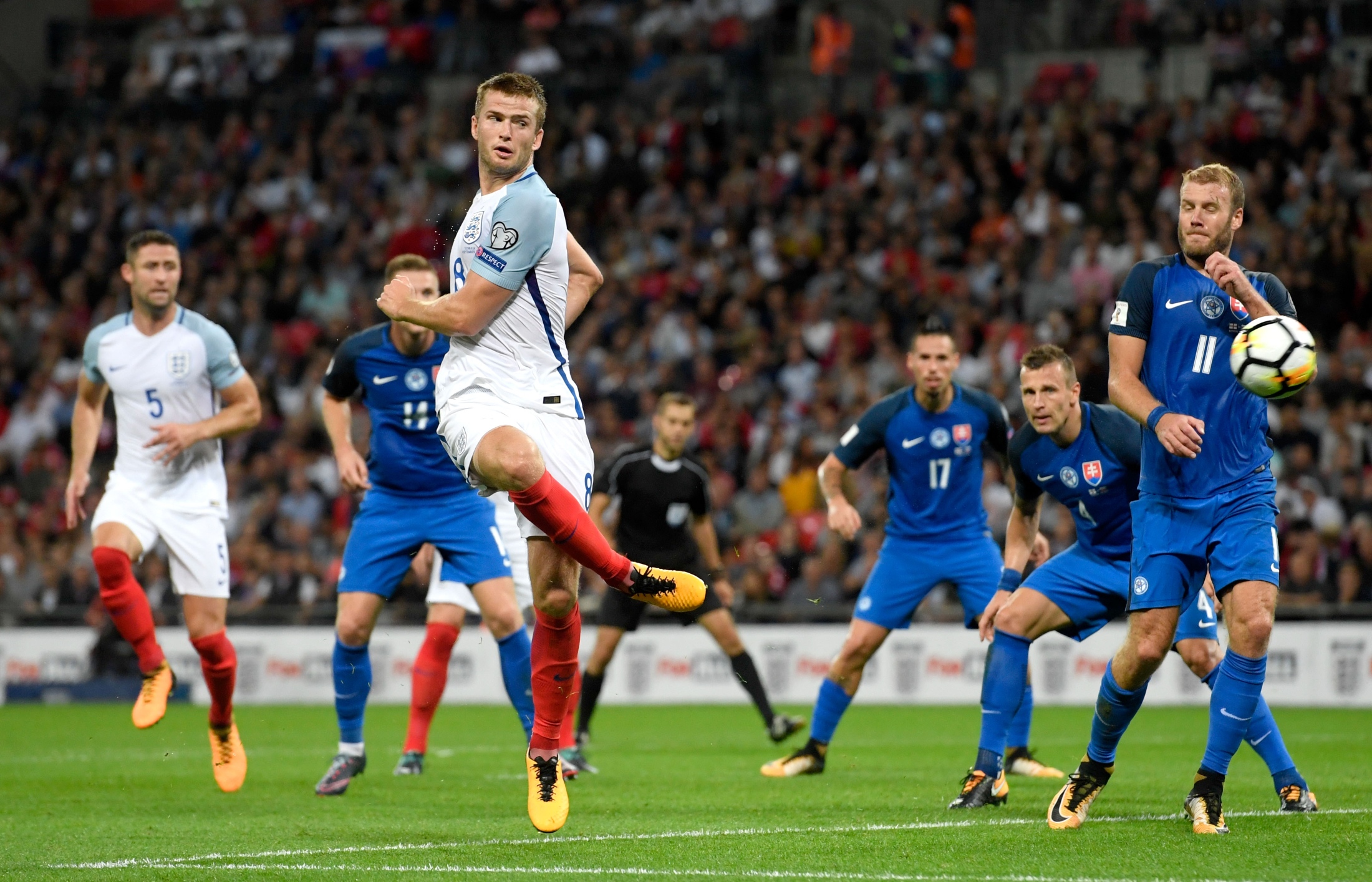 罗马诺：奥斯卡·鲍伯可能在1月离开曼城，多特已经送上报价（罗马诺：多特已报价奥斯卡·鲍伯，球员或在一月离开曼城）