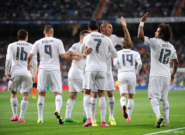 中超第30轮跑动距离榜：钟晋宝13356米居首，周定洋第二（中超第30轮跑动距离排行：钟晋宝以13356米登顶，周定洋位居第二）