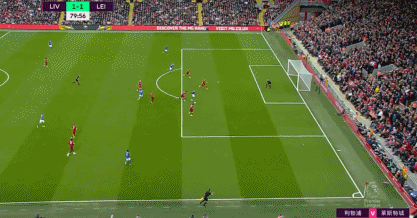 AC米兰主场气势如虹