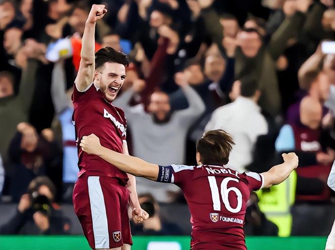 记者：杨皓宇随申花队出征亚冠广岛客场，李可因伤没有随队